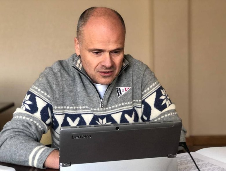 Слуга народа Михаил Радуцкий: Только за сентябрь было ликвидировано 56 тыс. ботов с доказанными транзакциями денег от соседней северной страны. Они вели антивакцинаторскую кампанию 02