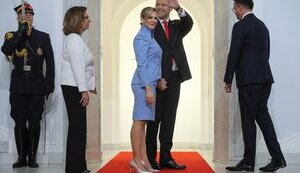Новый президент Польши Навроцкий принял присягу. ВИДЕО