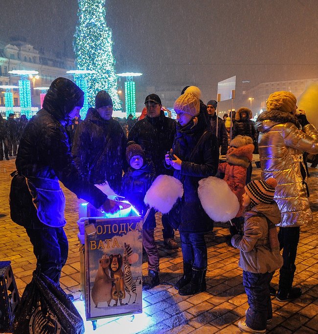 На Софійській площі Києва святкують Різдво Христове 13