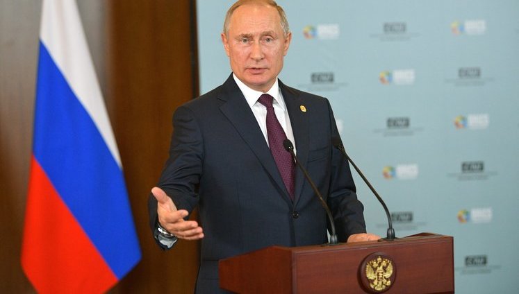 Putin concerned about Zelenskyi's statement on possible revision of Minsk Agreements