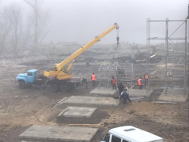 У Станиці Луганській біля моста розібрали обхідний перехід 01