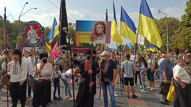 У центрі Києва відбувся Марш захисників України 07