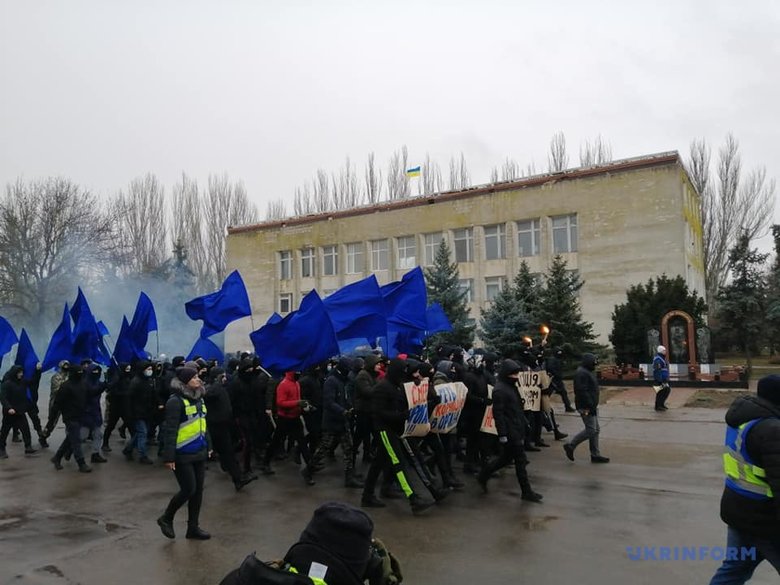 Біля окупованого Криму на Херсонщині проходять тактико-спеціальні навчання МВС, Зеленський спостерігає 03