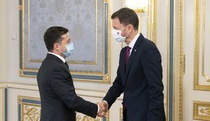 Зеленський зустрівся з прем'єр-міністром Словаччини Геґером: