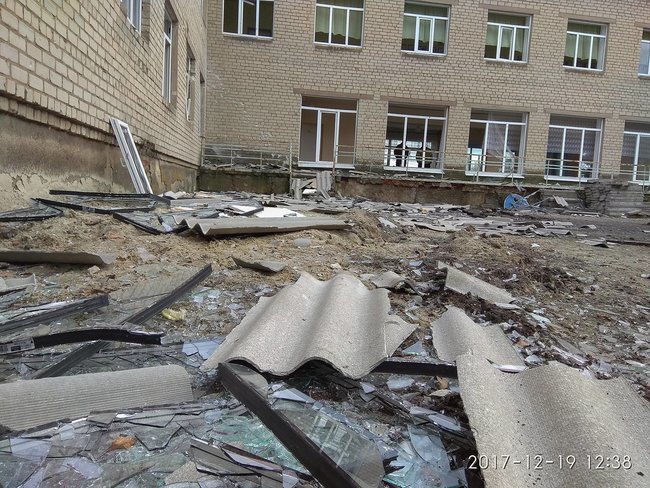 ГСЧС, полиция и военные ликвидируют последствия обстрела Новолуганского наемниками РФ, - Жебривский 04