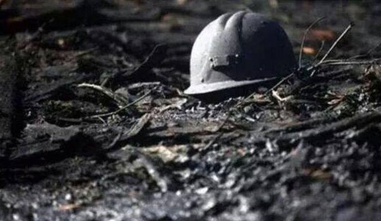 Шахтарі на Луганщині страйкують під землею через невиплату зарплат з 2015 року, - Волинець