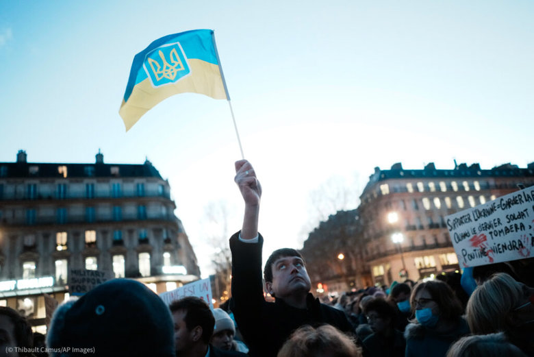 Посольство США показало, як демонстранти зі всього світу підтримують Україну 12