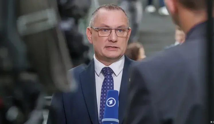 Ультраправа "АдН" після локальних перемог закликала Мерца їхати до Москви на переговори