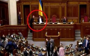 "Ну, бл#дь, п#здец! Мне звонят и говорят, что за х#йня!", - "слуга народу" Любота пояснює віцеспікеру Корнієнку, що його голос за санкції проти депутатів Держдуми РФ не зарахований. ВIДЕО