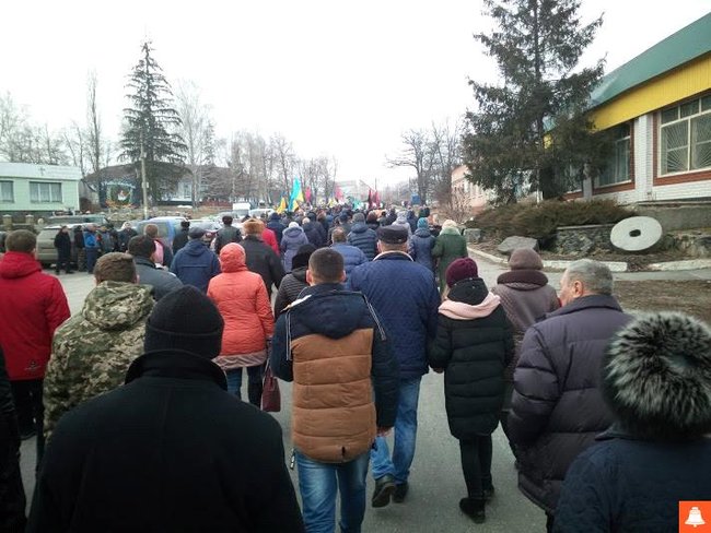 Загиблого на Донбасі воїна Сергія Данілейченка провели в останню путь у Черкаській області 04
