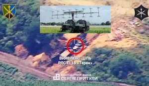 Українські дрони RAM-2X уразили ворожу РЛС П-18 "Терек" під час облаштування укриття для техніки. ВIДЕО