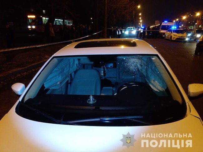 Пьяный водитель иномарки спровоцировал ДТП и устроил драку с патрульными в Харькове, - Нацполиция 05