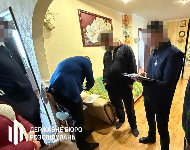 Збитки на 64 мільйони: ДБР викрило корупційну схему закупівлі техніки для армії