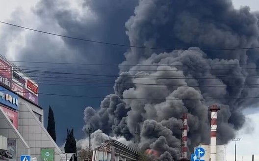 Пожежі на НПЗ у Пермі та Туапсе: рівень нафтопереробки впав до показників 2009 року. ВIДЕО