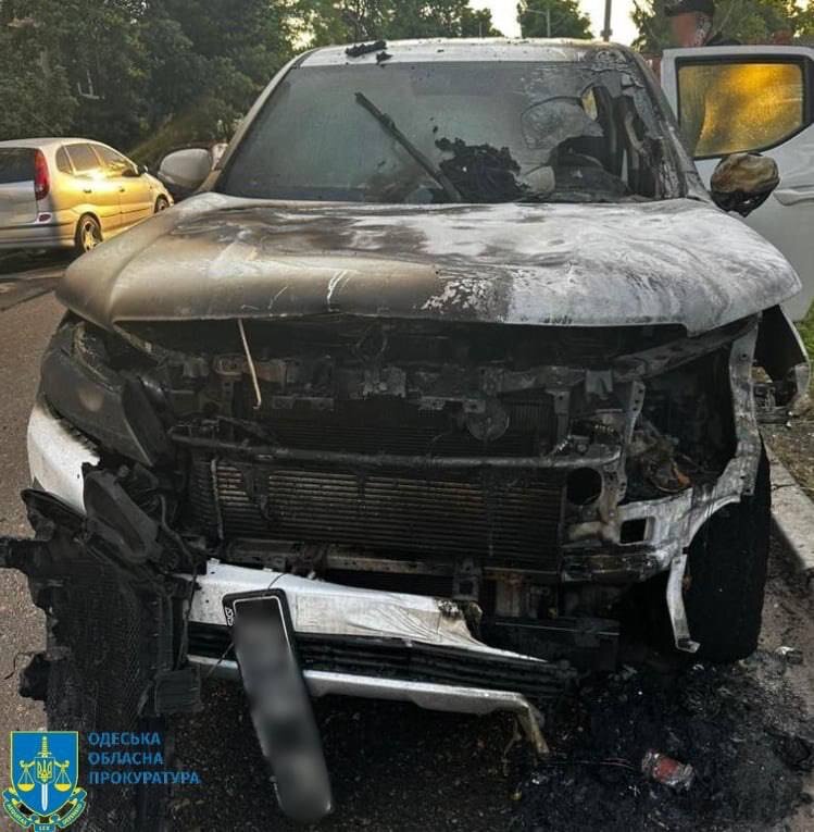 палії автівок військових