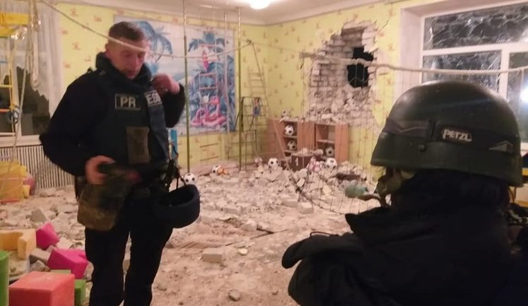 Дитячий садок в Станиці Луганській, який обстріляли російські окупанти, відвідали 24 іноземні журналісти, - Антон Геращенко. ВІДЕО+ФОТОрепортаж