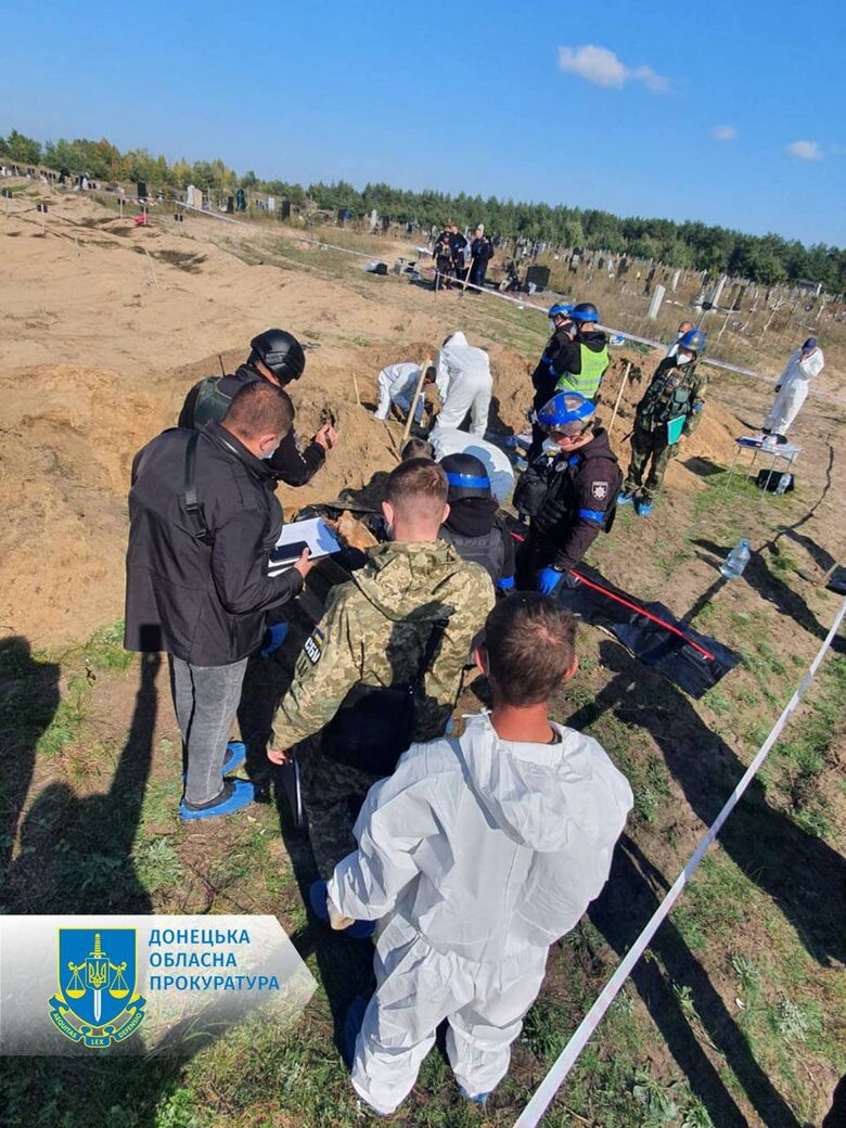 У деокупованих Святогірську та Лимані виявлено місця масових поховань. Наймолодшій жертві лише рік, - Офіс генпрокурора 07