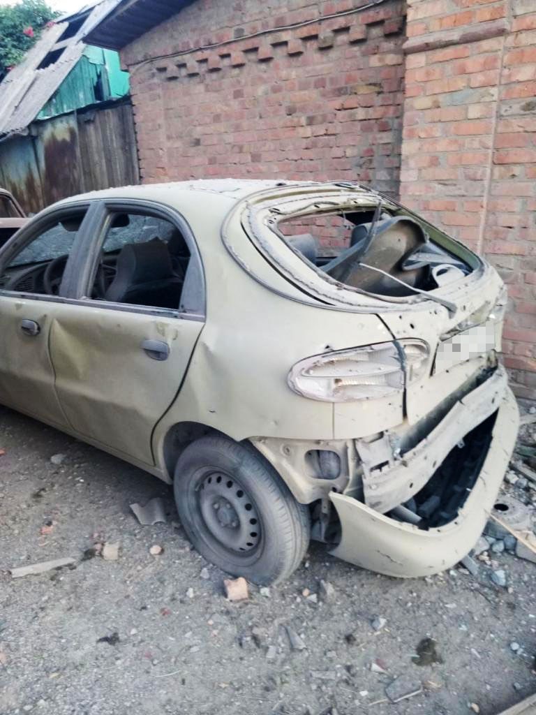 Разрушеные дома и сгоревшие машины. Рашисты обстреливают города и села Ореховского района, - Запорожская ОВА 04