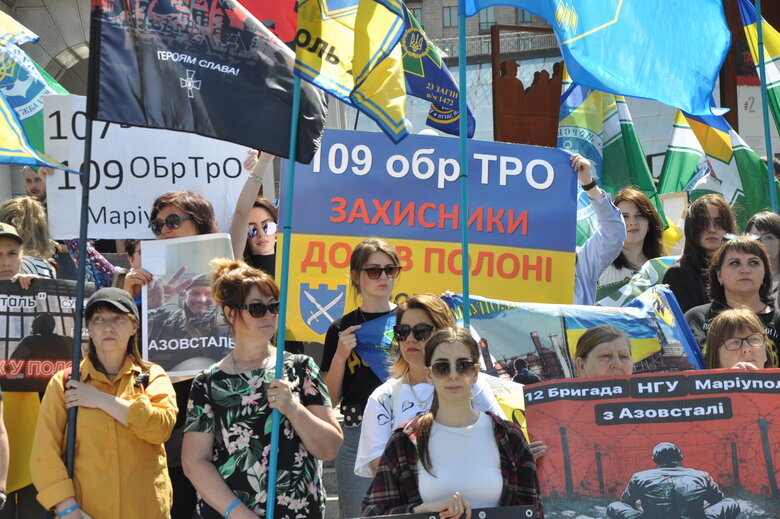 Anniversary of order to withdraw from Azovstal: march We are waiting for home of heroes of Mariupol took place in center of Kyiv 35