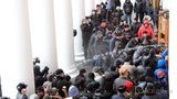 Штурм Одесского горсовета: Костусев просит "Беркут" остановить "Свободу". В ход пошли газ и огнетушители. ФОТОрепортаж+ВИДЕО (обновлено)