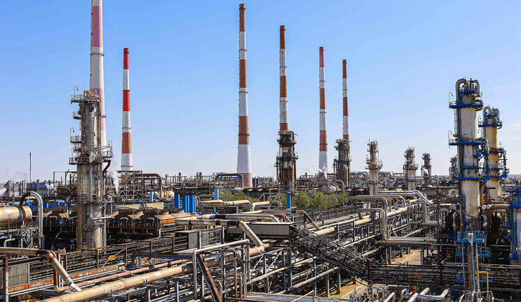 Астрахань накрила хмара газу: Один з найбільших заводів "Газпрому" намагається відновити роботу після атаки українських дронів