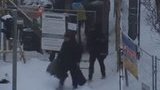 МВС оприлюднило запис, на якому нардеп Семенченко виносить сумки з наметового містечка, в яких імовірно була зброя. ВIДЕО