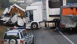 Турецкий грузовик раздавил в Киеве два автобуса: есть пострадавшие. ФОТОрепортаж
