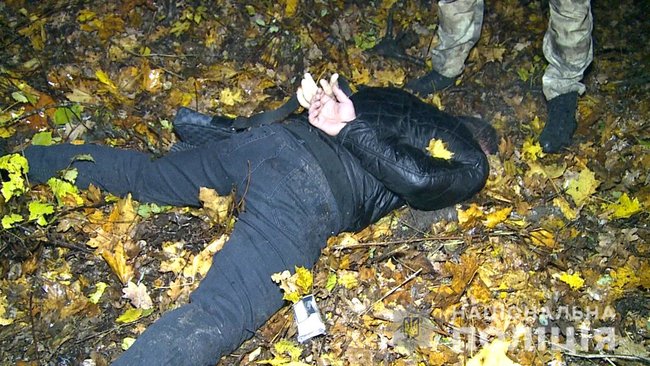 Троє чоловіків викрали, били битами і катували двох чоловіків, вимагаючи неіснуючий борг у 3 тис. доларів США, - поліція Вінниччини 03