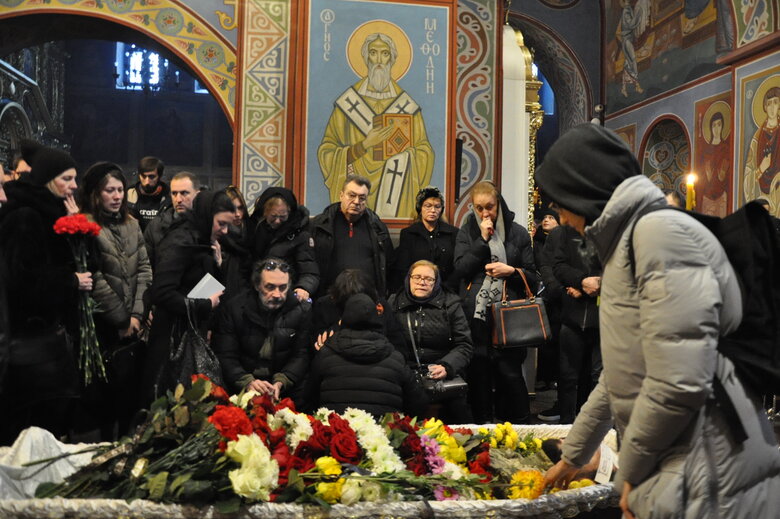 Зі столичним екскурсоводом та воїном Сергієм Мироновим, який загинув у бою з окупантами, попрощалися у Києві 33