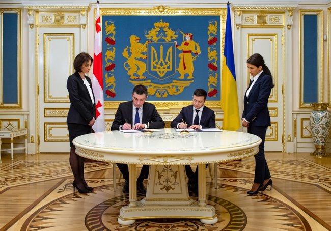 Зеленський зустрівся з премєром Грузії Гахарією: обговорили євроатлантичну інтеграцію 01
