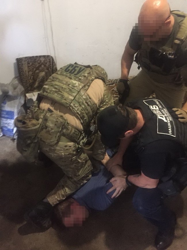 СБУ затримала за систематичні хабарі керівника райвідділу поліції на Одещині 04 СБУ затримала за систематичні хабарі керівника райвідділу поліції на Одещині 04