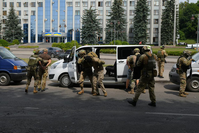 Навчання в Рівному: ОДА звільняли від терористів 02