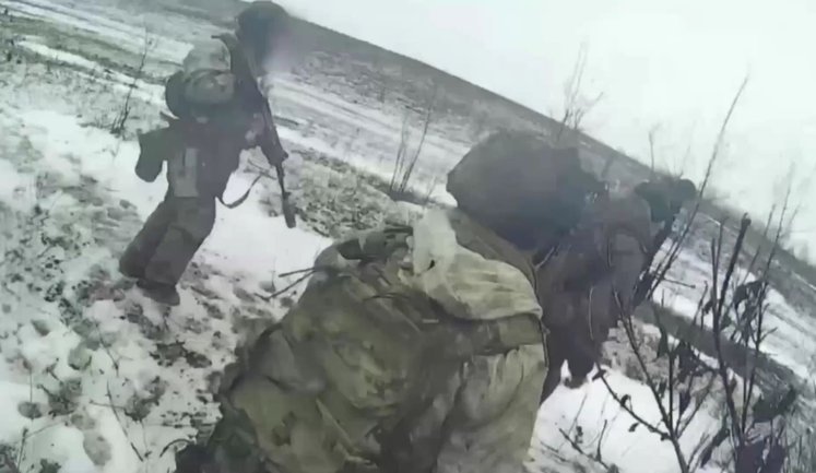 Scouts from 93rd Brigade "Kholodnyi Yar" captured two occupiers while clearing positions: "You keep messing around — you’ll get bullet in your head. Got it?". VIDEO