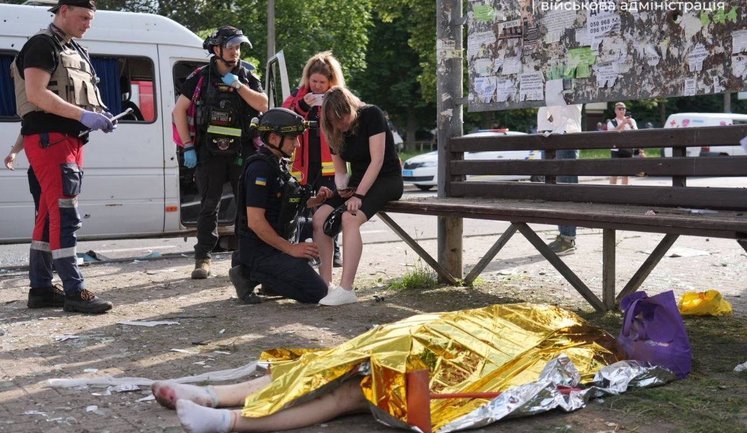 Ruscists strike residential neighborhood in Zaporizhzhia: 2 killed, 24 injured. VIDEO&PHOTOS (updated)