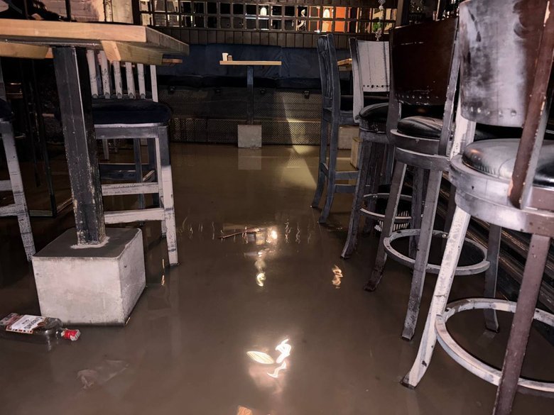 затоплення бару