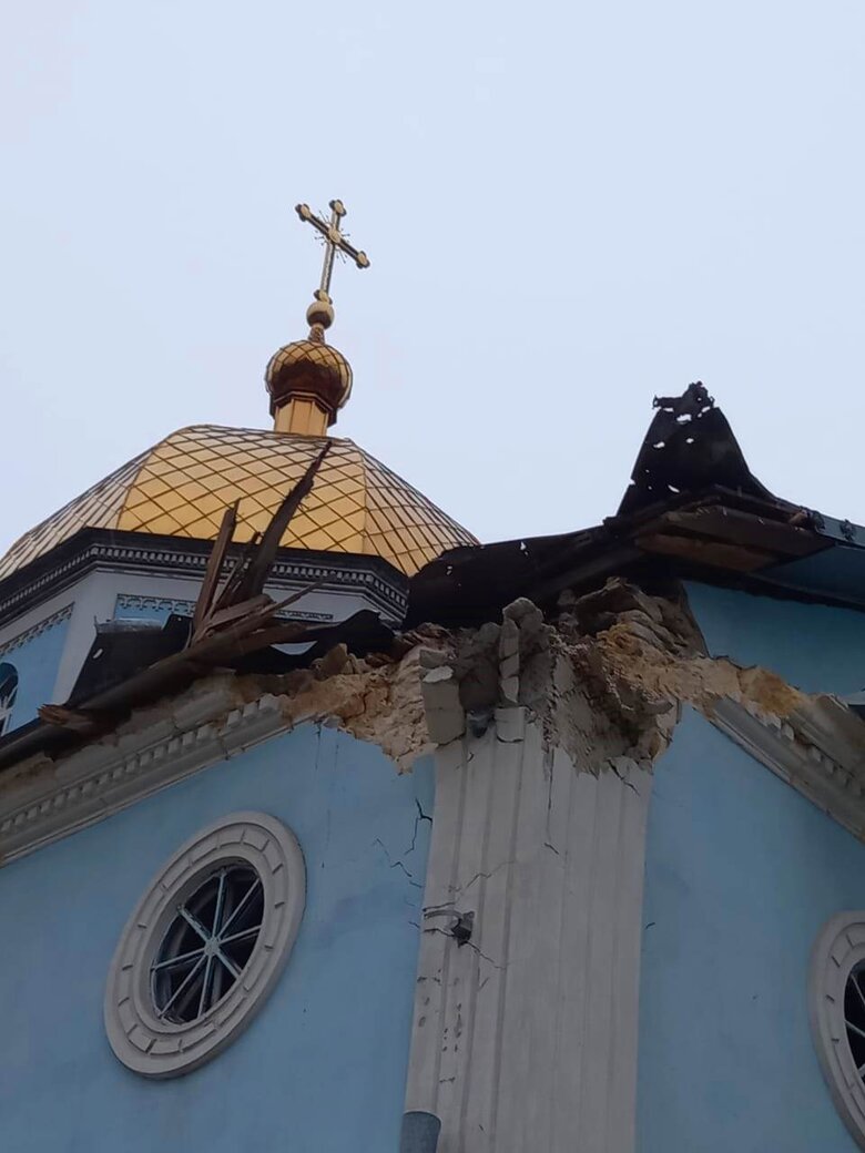 Последствия вражеских обстрелов Херсона 01
