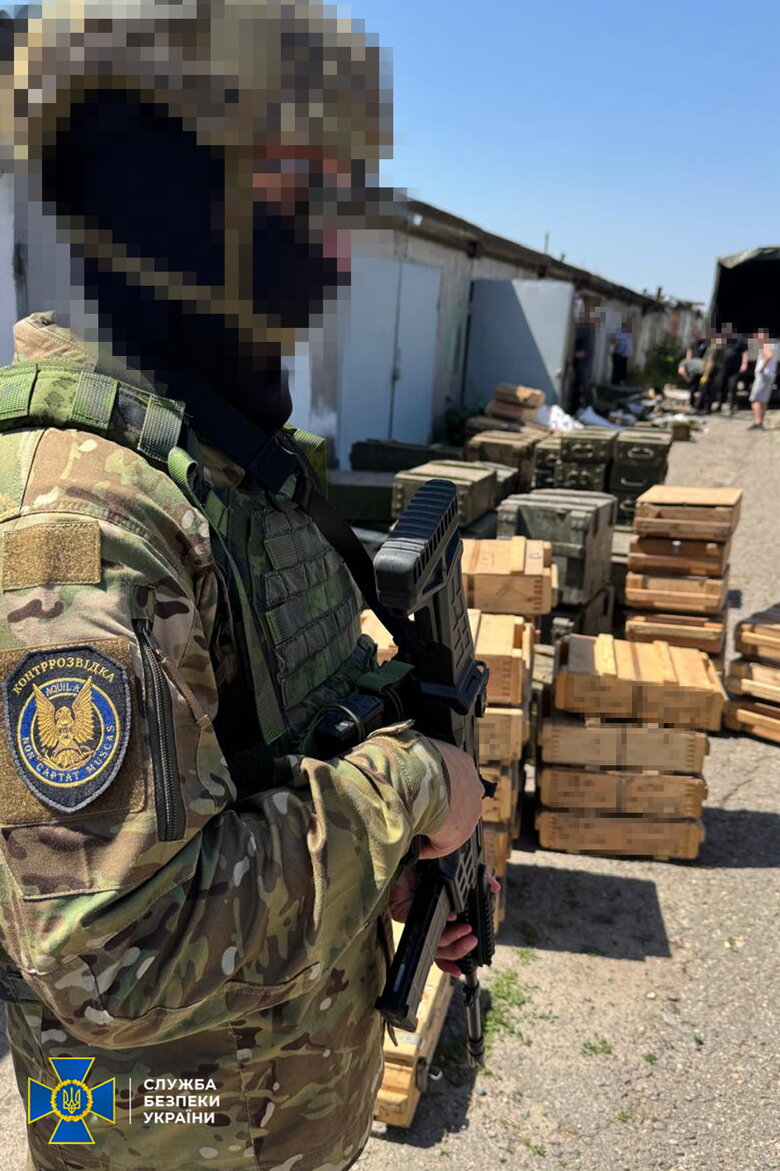 У Харкові виявили схрон зброї для диверсій
