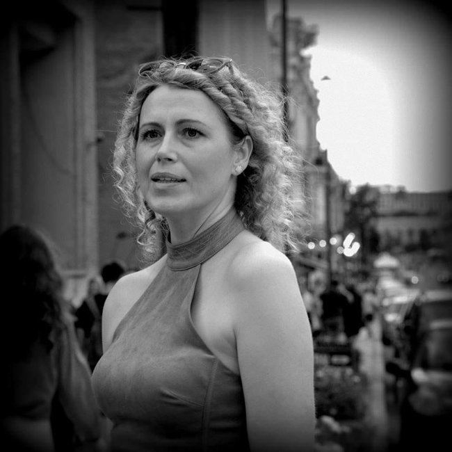 Офіцер запасу Людмила Дем’яник (Катруся Стріла): Я хотіла встигнути прикрити обличчя руками. Щоб коли мене ховатимуть, доця бачила, що це я. Щоб вона мене запам’ятала 04