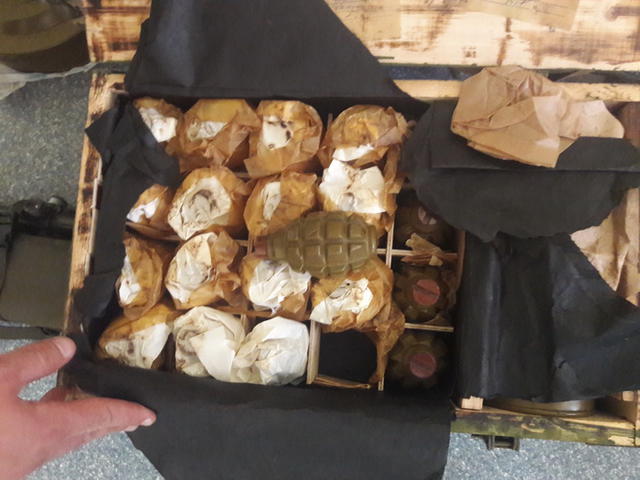 Схованку з боєприпасами та вибухівкою виявлено на Луганщині, - СБУ 02