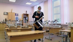 Из-за ухудшения ситуации с COVID-19 в школах Запорожья продлили каникулы