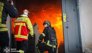 Ворог ударив по старій забудові у Холодногірському районі Харкова: щонайменше троє постраждалих, пошкоджено підприємство та будинки (оновлено). ВІДЕО+ФОТОрепортаж