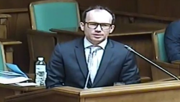 Чиновников Компартии нужно выводить из-под люстрации, - Малюська. ВИДЕО