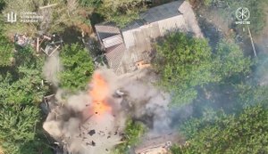 Оккупанты обустроили позиции в заброшенных зданиях и были уничтожены. ВИДЕО