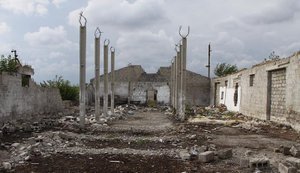 Зеленський підписав закон про безкоштовну передачу землі під зруйнованими будинками