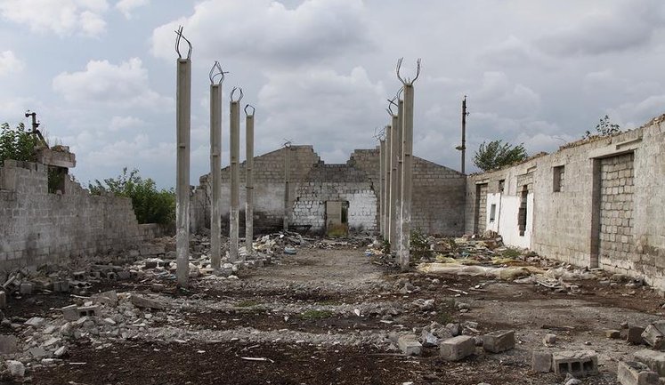 Зеленський підписав закон про безкоштовну передачу землі під зруйнованими будинками