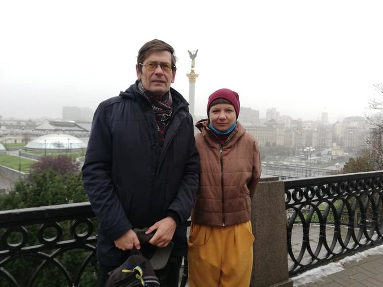 Режисер фільму Революція під прицілом Олена Солодовнікова: У екскомандира Беркуту Добровольського розкішний офіс у центрі міста. Він не ховається і вірить у свою правоту 06