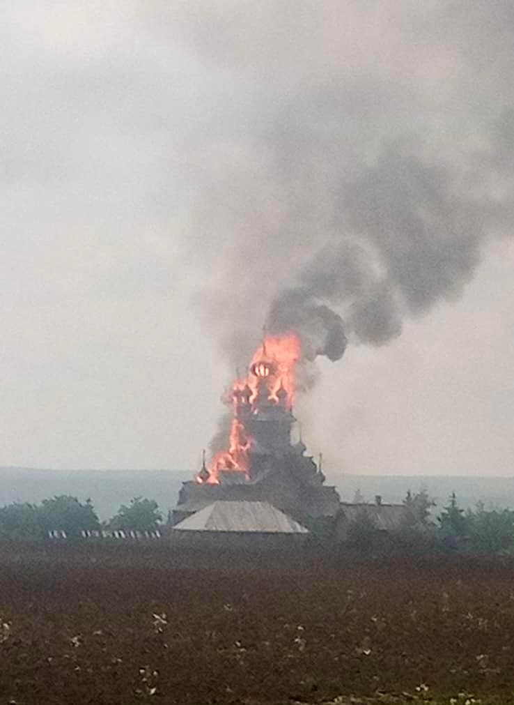 Окупанти обстріляли Святогірську лавру на Донеччині. Горить Всіхсвятський скит 01