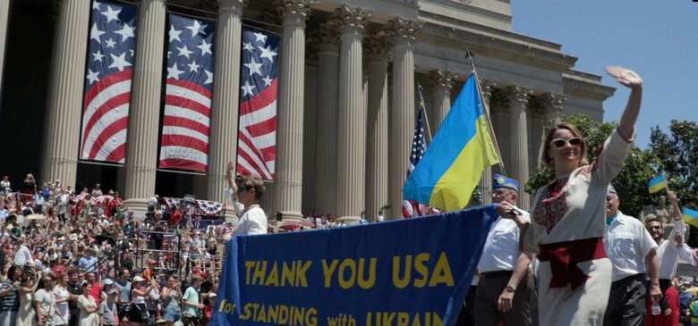 Українська делегація вперше взяла участь у параді до Дня незалежності США у Вашингтоні 01