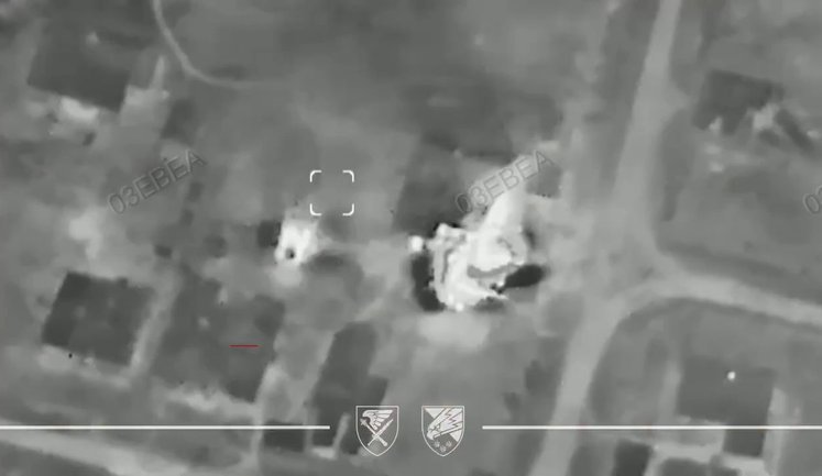 Січеславські десантники 25-ї бригади одним FPV-дроном знищили САУ противника у середмісті Мирнограду. ВIДЕО