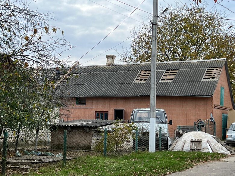 Вследствие российского обстрела 22 октября на Ривненщине повреждены 9 зданий, - ОВА 03 Вследствие российского обстрела 22 октября на Ривненщине повреждены 9 зданий, - ОВА 03